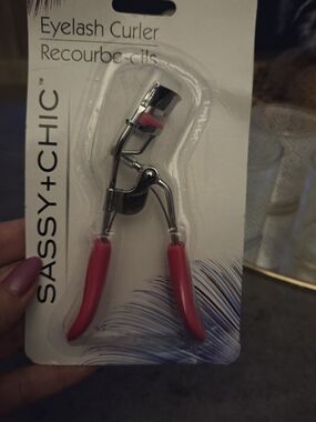 Sassy+Chic Eyelash Curler NIP Pink Beauty Tool Makeup Accessory